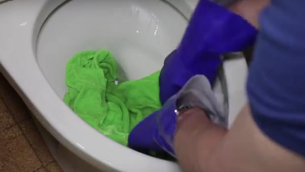How to Remove Hard Water Stains from Your Toilet-the Easy Way!